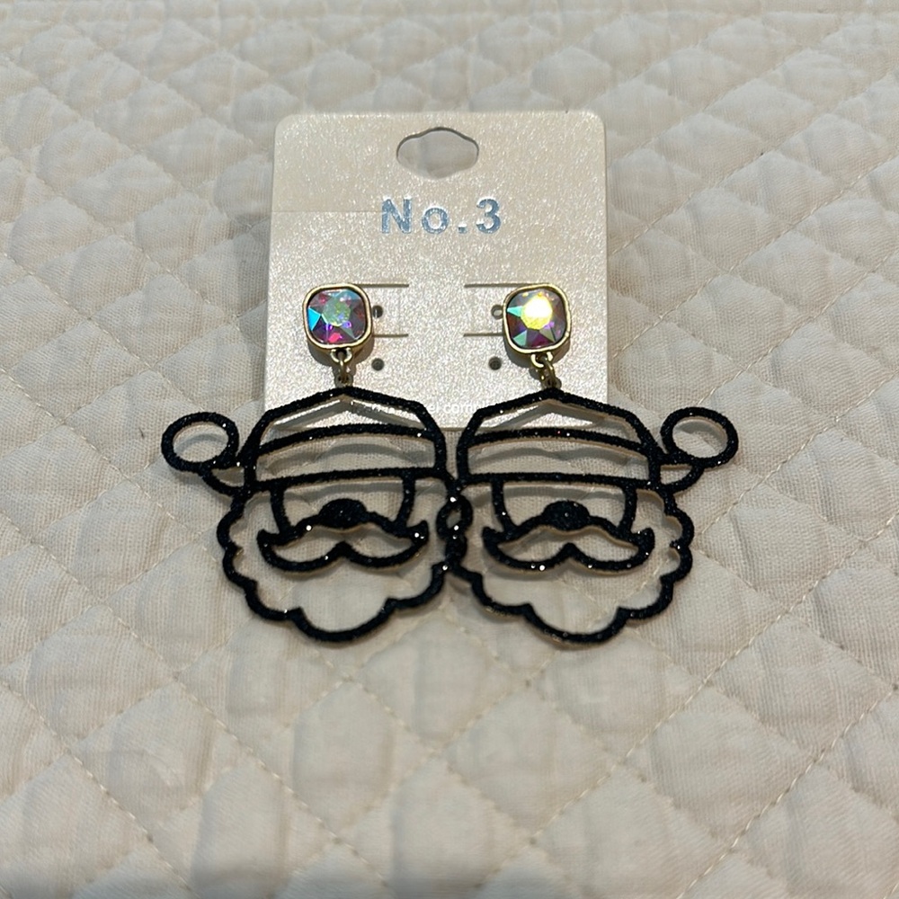 Elegant Black and Gold Earrings with Timeless Charm